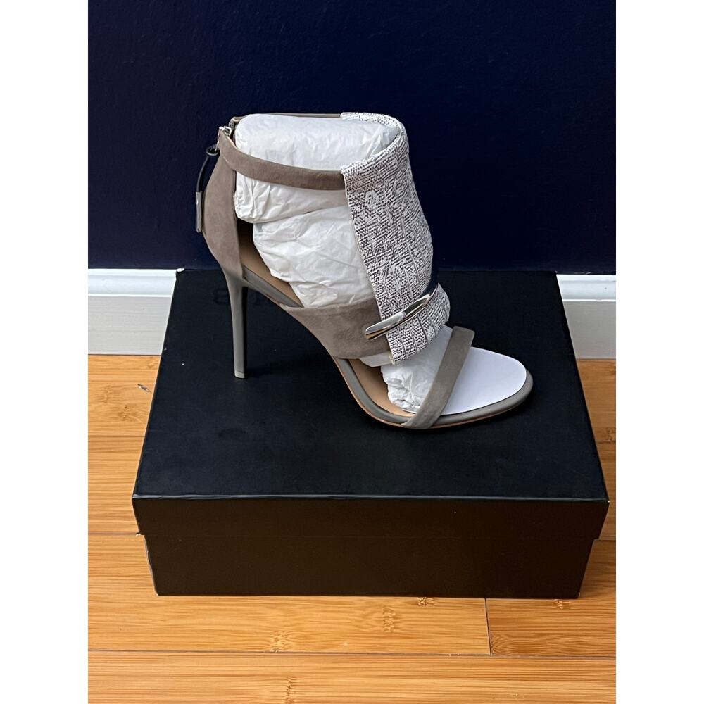 L. A. M. B. Women's Media Dress Sandal, Beige/White - 10 M (US): NEVER WORN